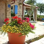 Holiday home House Toma Oklaj