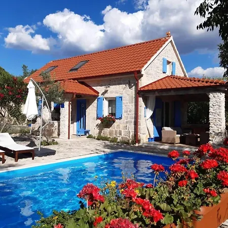 Holiday home House Toma