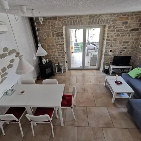 House Toma Holiday home *