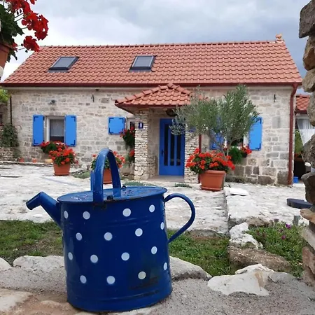 בית נופש House Toma Oklaj