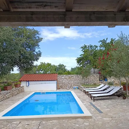 Holiday home House Toma Oklaj
