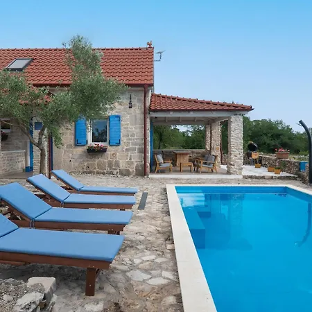 Holiday home House Toma *