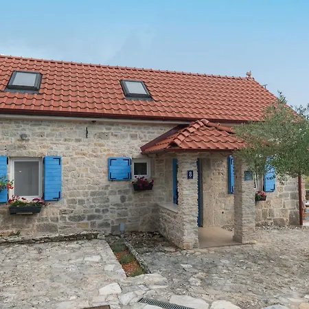 Holiday home House Toma Oklaj