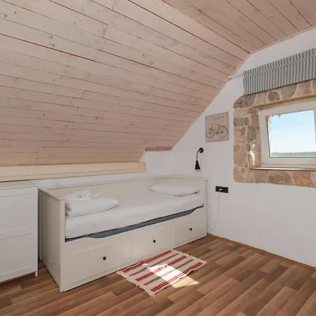 House Toma Holiday home *