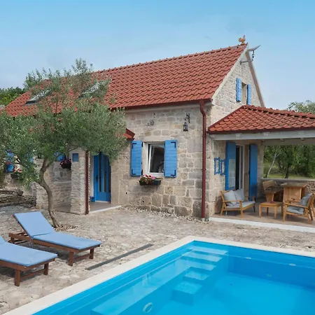Holiday home House Toma