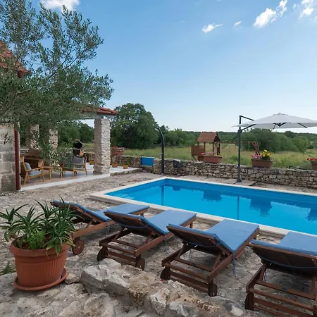 House Toma Holiday home *